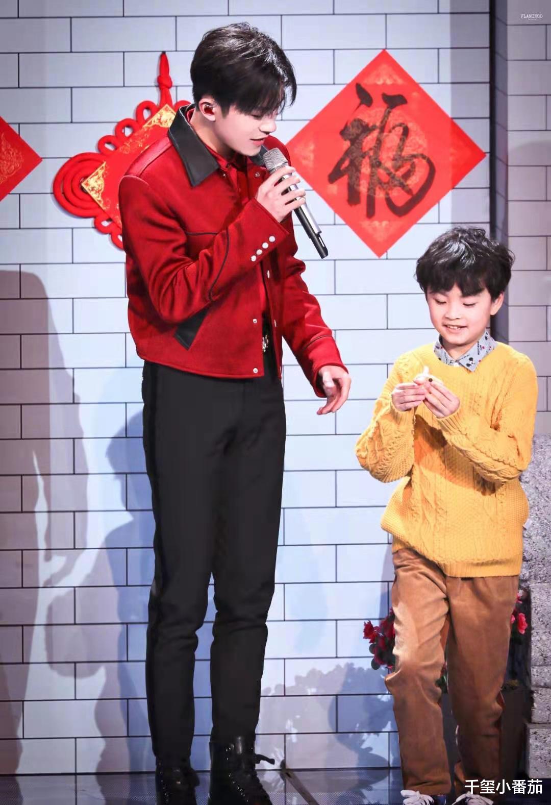 千玺小番茄 易烊千玺张杰 首次合作：你知道《亲戚》的歌词里面，有几位亲戚