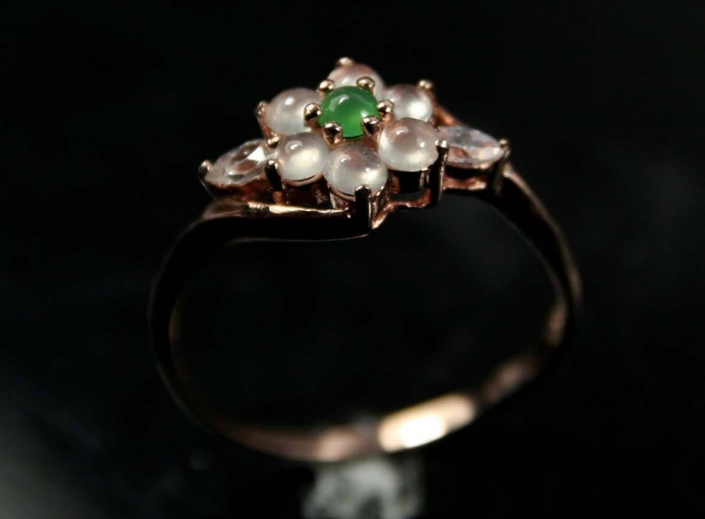 翡翠|翡翠作为传家宝的几大优势！