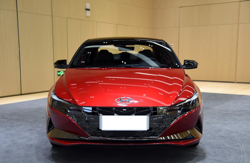 现代伊兰特|又一合资发飙！比A4L漂亮，轴距2720油耗4.9L，不给卡罗拉留活路