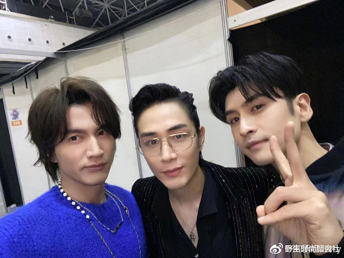 野生时尚颜究社 24岁到44岁都长一个样，他准备帅到老吗？