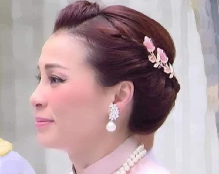 一只麦兜 苏提达高光时刻结束，奔赴瑞士照顾幼子，帝后短暂团圆几乎零交流