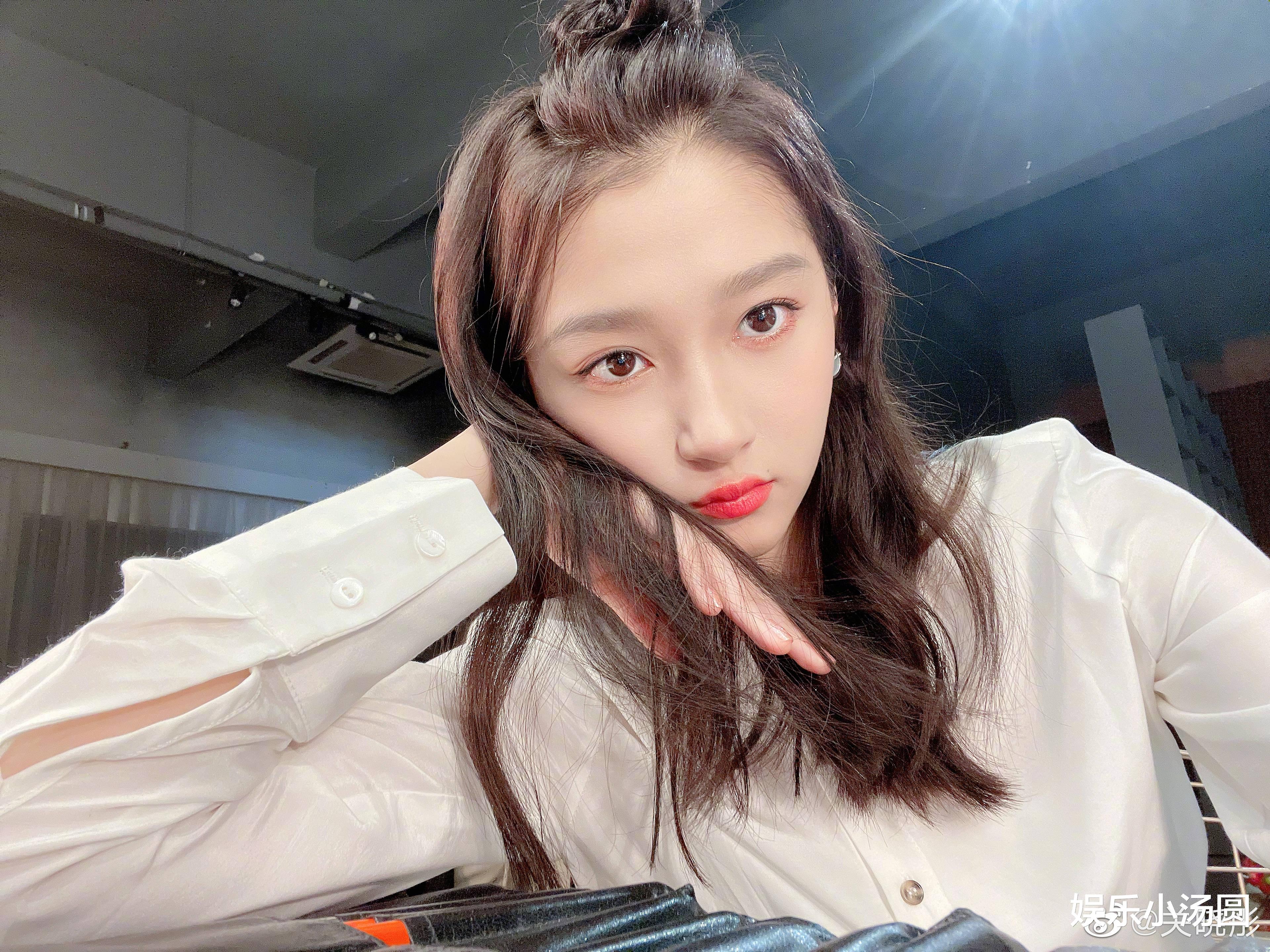 关晓彤|王牌：都在关注玩拼音游戏，谁注意到关晓彤说了啥？暴露真实喜好