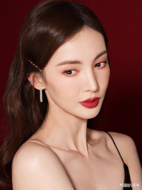 袁冰妍|90后小花的动脸史,有5人“换头改命”,金晨的鼻孔却越来越小