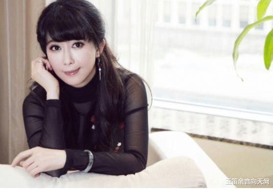 王牌|她曾是娱乐圈才女，离婚仍被前夫狂追，如今50多岁依然过的潇洒！
