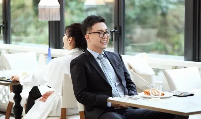 黄奕|黄奕新相亲对象再被质疑，王琳直接问话，竟是因为对方长得太帅？