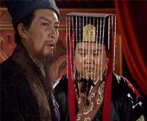 诸葛亮|扶不起的阿斗！在诸葛亮临终问的一句话，终于让孔明确认他在装傻