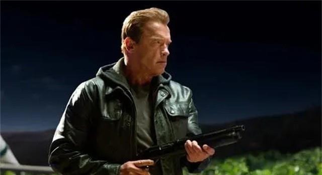 华灯初上|施瓦辛格回忆与女佣家中偷情：妻儿出门后，在客房发生关系