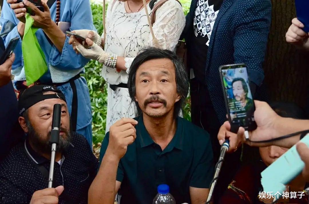 娱乐个神算子 一夜爆红的“拉面哥”，撕开多少草根网红的“遮羞布”