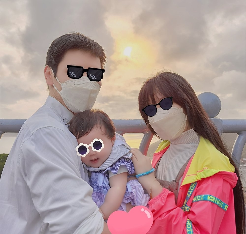 郭碧婷|向佐久违秀恩爱,晒与妻子同框双手交叠,郭碧婷腹部隆起引猜测