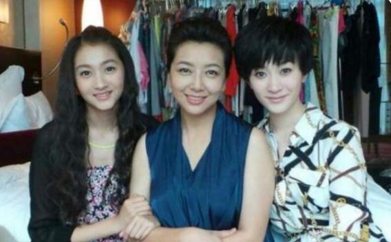 吉克隽逸|有种“整容”叫吉克隽逸卸妆，素颜照曝光后，网友：为啥要扮黑