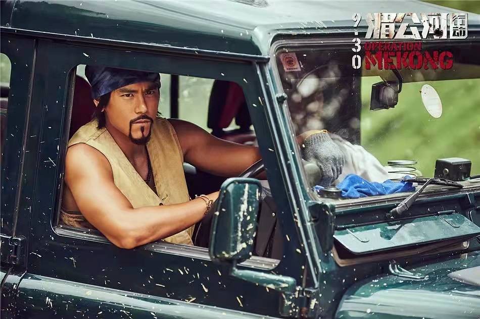 |男女老少通杀？男神彭于晏，小时候也曾是个胖子！