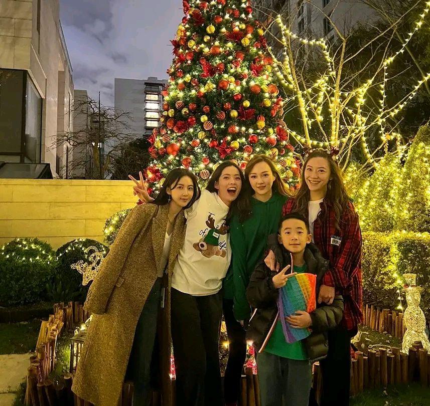 倪妮|潘玮柏老婆会过日子？杨紫身材五五分？关晓彤加入中国国家话剧院