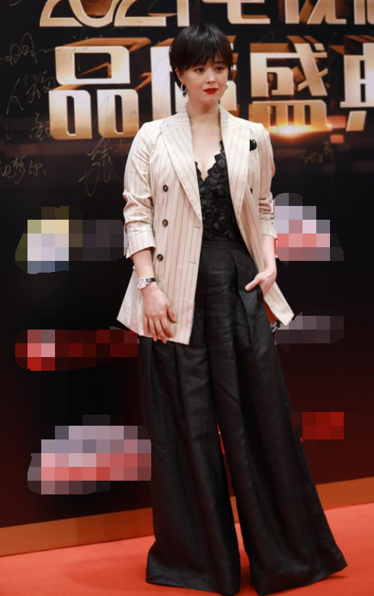 蒋欣|此7位女星，看脸无可挑剔，走红毯就像个笑话，各有各的缺点