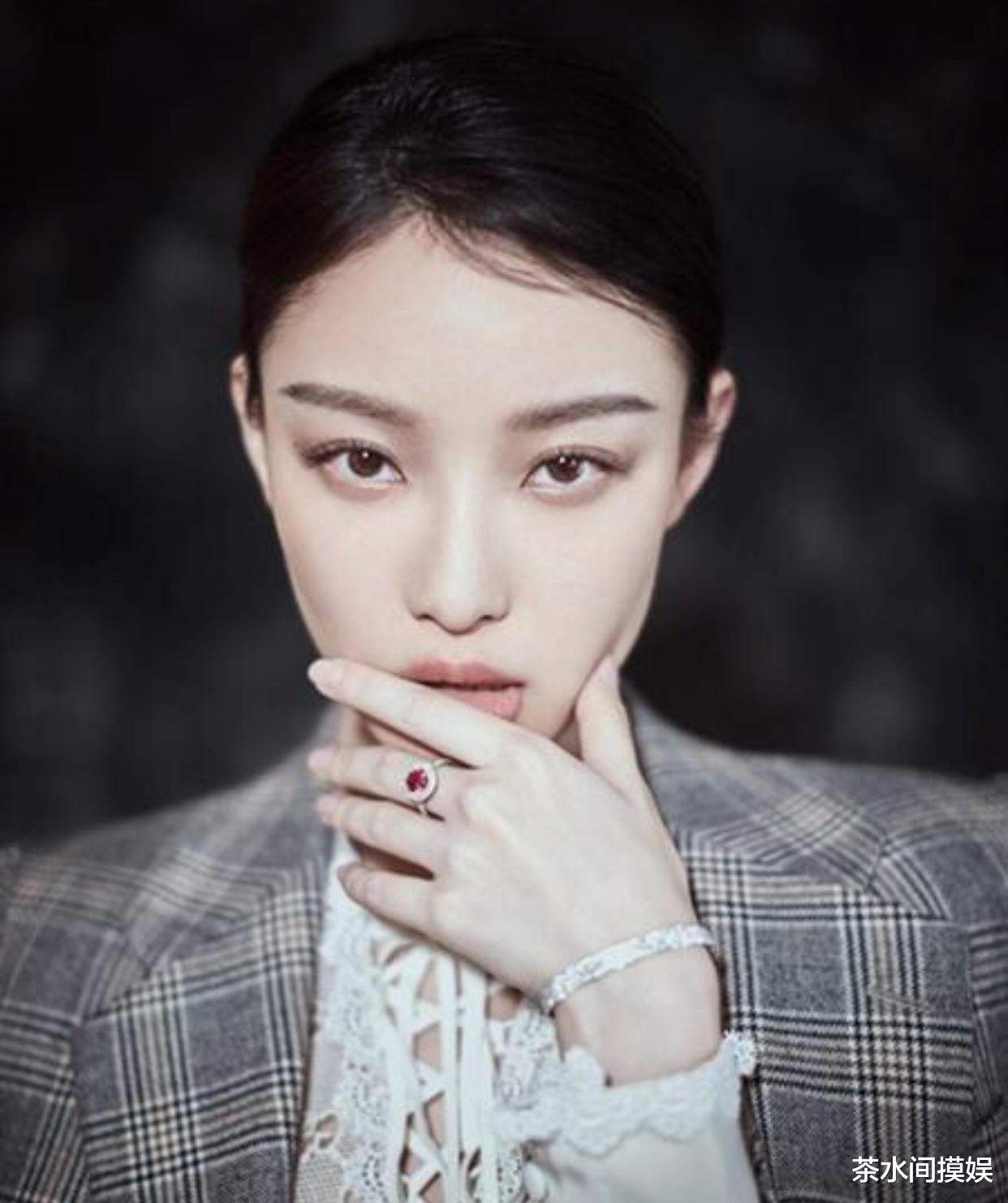 杨幂|眉形多重要？画对了杨幂纯欲倪妮妩媚，画不对，刘亦菲变蜡笔小新