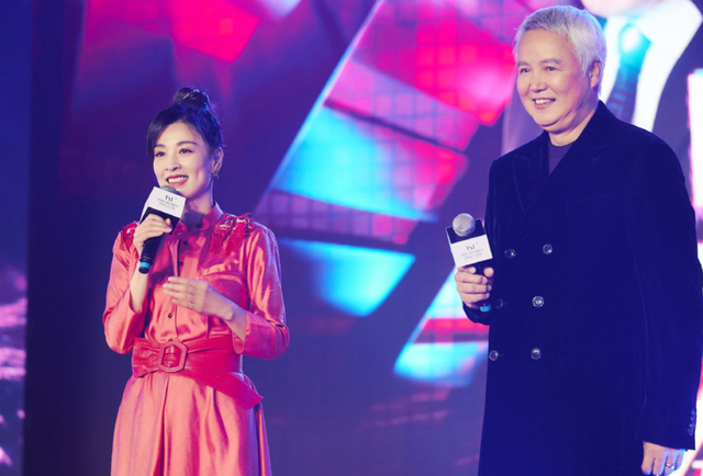 张庭|张庭和林瑞阳动员大会名场面曝光，全程慷慨激昂，像大型洗脑现场一样