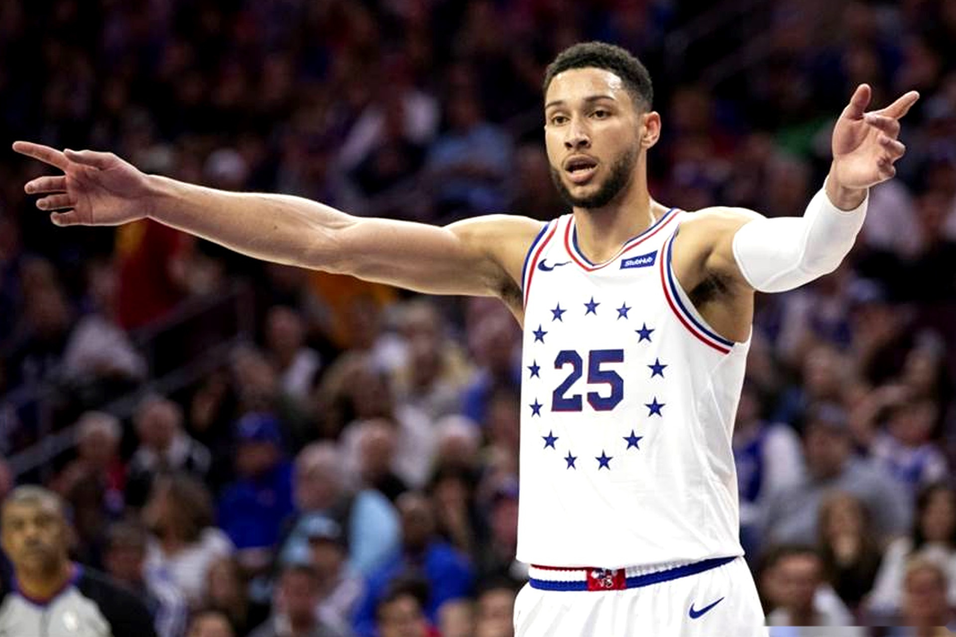 西蒙斯|比维金斯还过分？西蒙斯进入联盟四年来，几乎不曾有过进步