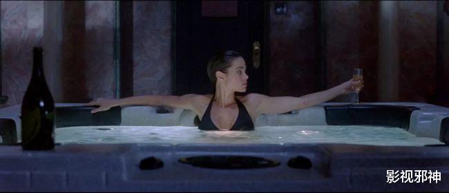 路边摊|众“女神”惨遭屌丝屠戮，最后结局却惊天反转？