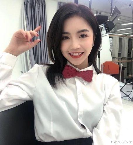 毛衣|安琦模仿Lisa成瘾?发型穿搭一模一样,网友:低配版都是赞美她了