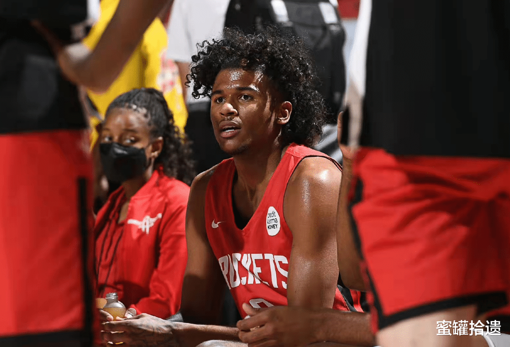 济南 火箭酝酿双赢交易！2换1送走后卫沃尔，杰伦格林将搭档全明星后卫