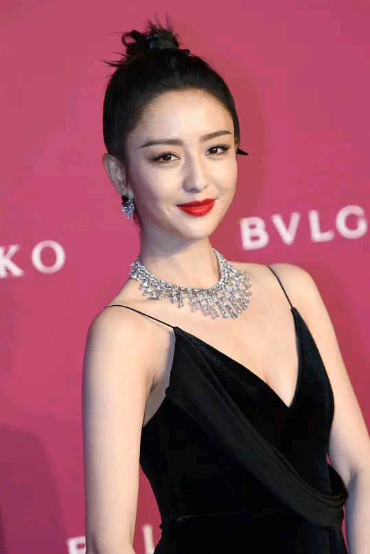 新疆维吾尔自治区|新疆真的是盛产美女啊，你更喜欢哪一个呢？最后一位实至名归