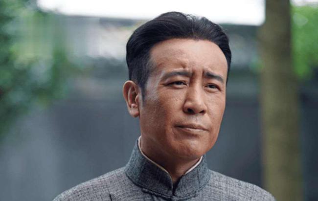 于和伟|《觉醒年代》和《大决战》中，为什么于和伟的表现，反差这么大？