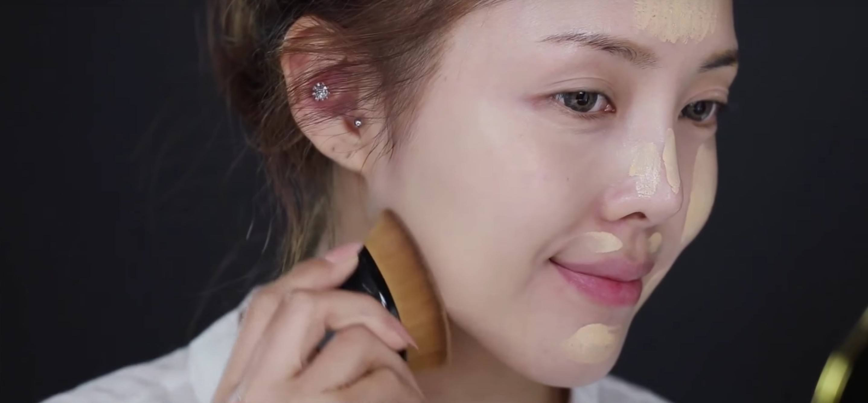 好物官|有种“尴尬”叫女明星关掉美颜!刘亦菲全脸卡粉,朱莉像在砌墙