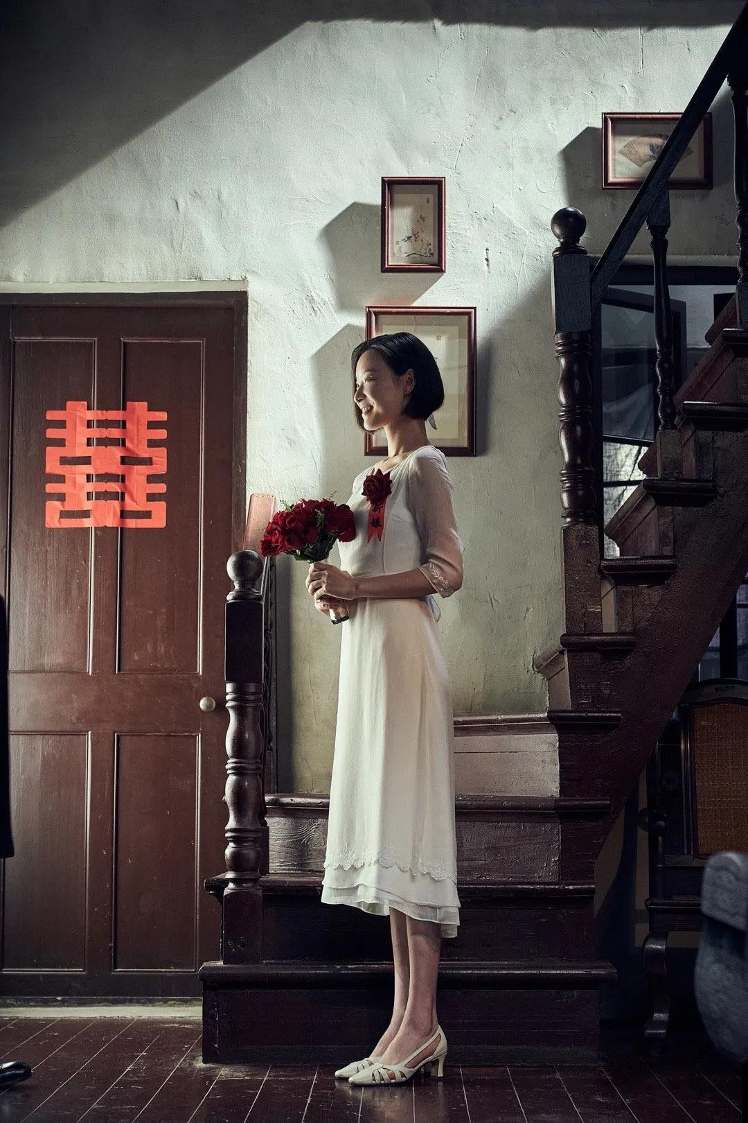 时尚八卦小天后|盘点倪妮美到“出圈”的造型！蕾丝白裙似尤物，身段气质好迷人