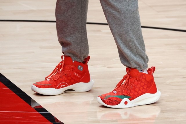 李宁|NBA球员上脚：巴特勒穿李宁棉花糖，安踏和匹克不一般!