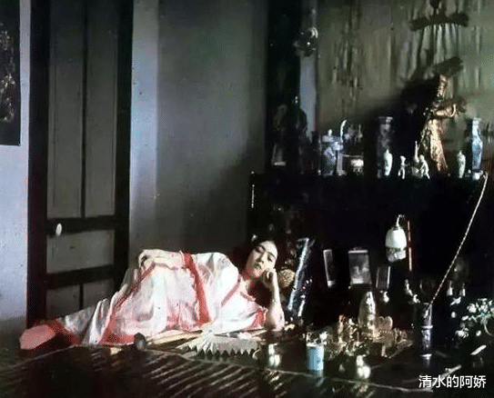 罂粟|老照片再现吸食鸦片的清朝人：图1瘦成皮包骨，图5女子迷迷糊糊
