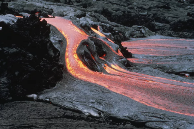 了解火山爆发时会发生什么
