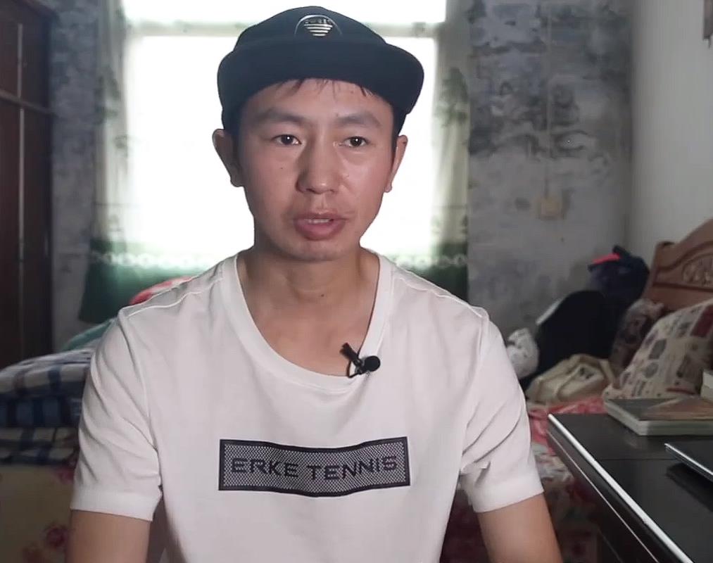 花夏一念|被其经纪人称为“中国版梵高”的庞麦郎，他从精神病院出来了