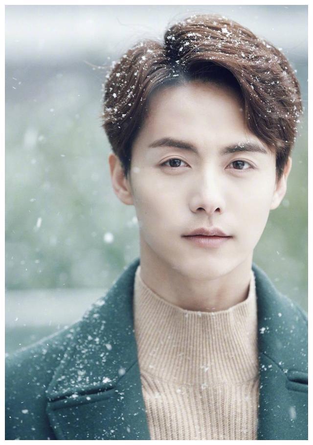 肖战|男星人气排行榜又出来啦！肖战仅排第3，王一博榜上无名