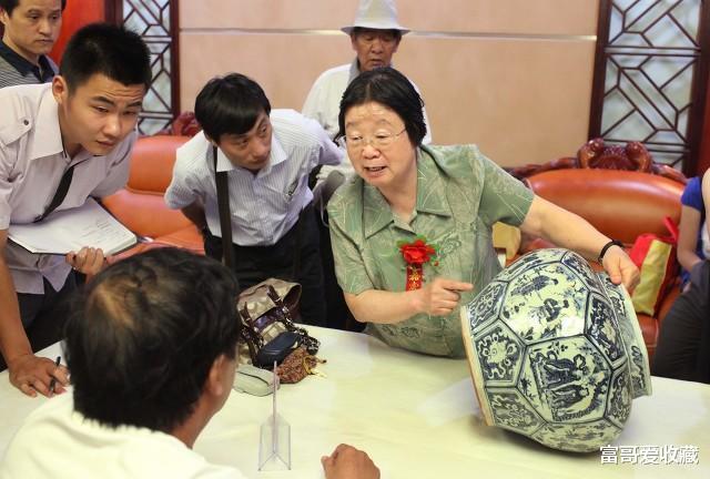 |鉴宝节目中专家给藏品估的价格，在收藏市场上能成交吗？