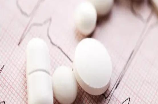 午美聊健康体态 长期服用高血压药物,如果出现这3个现象,可别不当回事