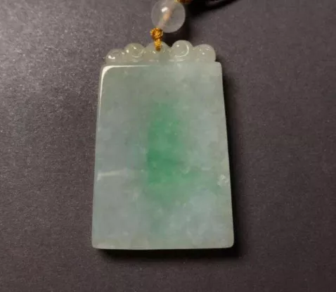 翡翠|翡翠平安无事牌的寓意是什么?