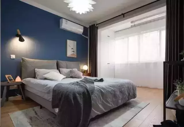 越来越多人都不在阳台晒衣服了,现在流行这样装,妥妥多出一间房