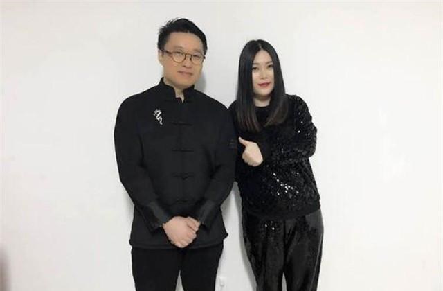西单女孩|西单女孩任月丽，曾因贫苦想轻生，后逆袭登上春晚的她怎样了？