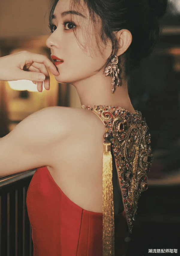 刚田武|国产高定真挺顶的，穿在赵丽颖的身上，感觉更加分了，很养眼