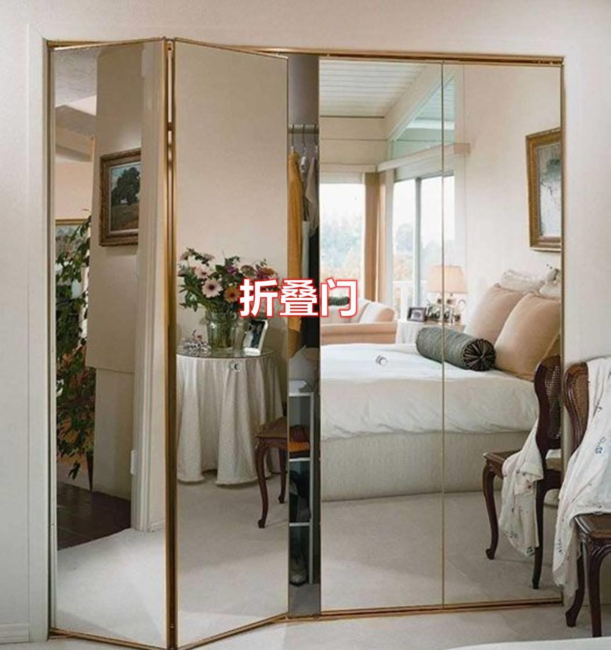 论装修还是他家会玩,楼梯下面塞个镜面柜,做酒柜用正正好!