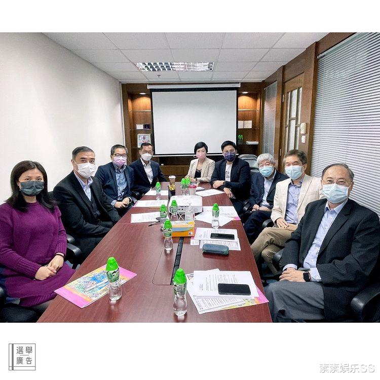 霍启刚|恭喜霍启刚当选议员：郭晶晶捧鲜花庆祝，夫妻一起合影笑个不停