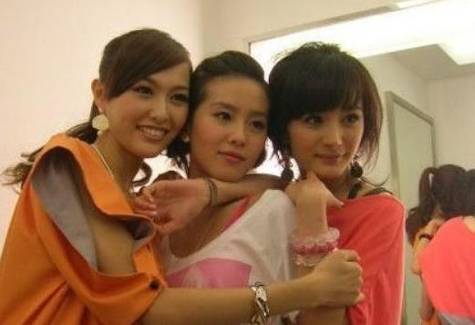 表情包|人前好闺蜜，人后是死敌？这6对娱圈“塑料姐妹”，真是一场笑话