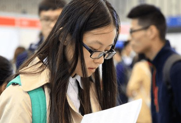 安妈育儿日|高考成绩350分上大专，父母举办“庆功宴”，亲戚：好意思吗？