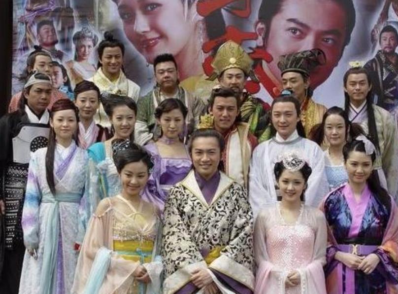 何润东|何润东：3次表白孙俪被拒，转身娶了百货柜姐，如今他们过得怎样