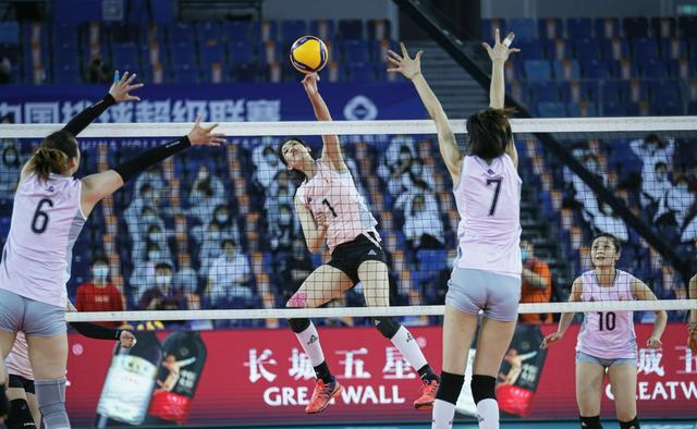 德維恩·韋德|王藝竹11扣3中，袁心玥扣丟賽點，王夢潔狀態(tài)差，李盈瑩孤木難支