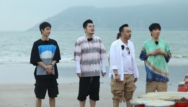 肖战|王一博送温暖，网友却沉迷于他的素颜初恋脸上，这是为何？