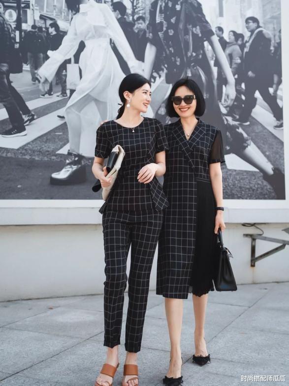 时尚搭配师瓜瓜|女人50岁以后,不管穿裤子还是裙子,少穿这3种鞋子,低级没气质