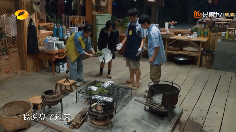 张艺兴|何炅和黄磊对张艺兴的包容与偏爱，被李诞说破了