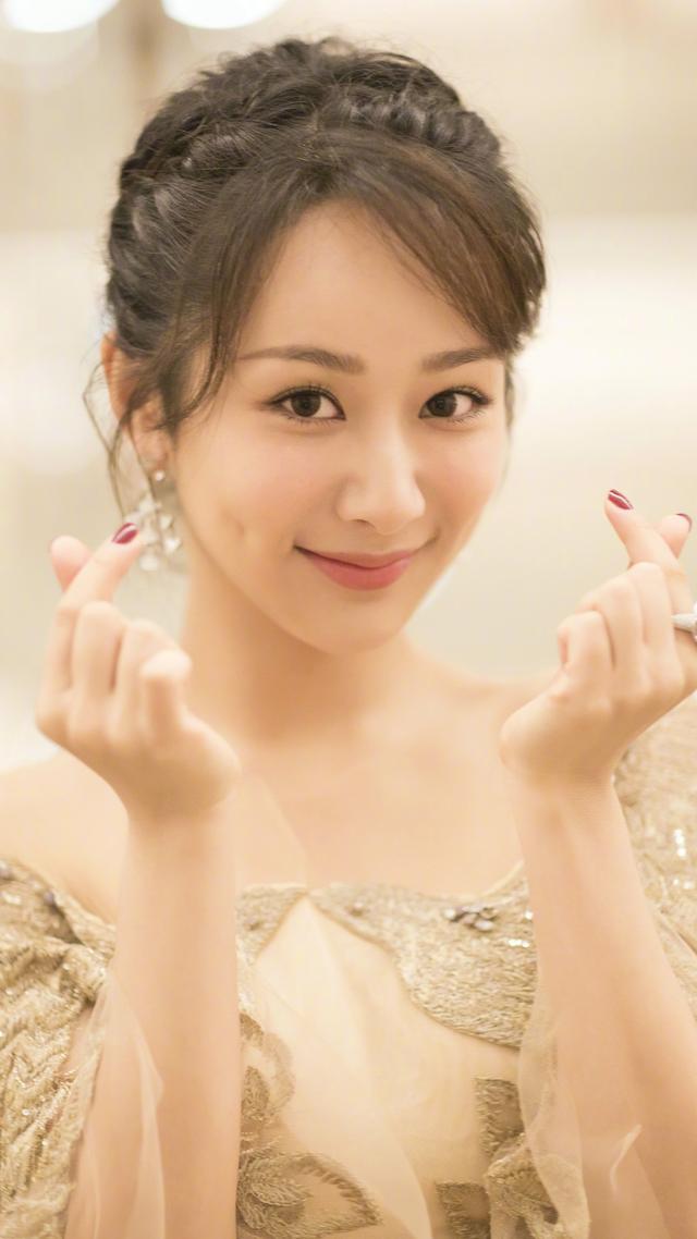 杨紫|“傻白甜”杨紫22年的黑红成名史，和她生命中的3个男人