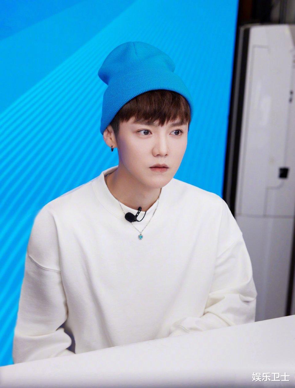 梁汉文|迪士尼偶遇邓超孙俪陈赫鹿晗，鹿晗戴朱迪兔耳朵帽卡哇伊，造型嫩如中学生