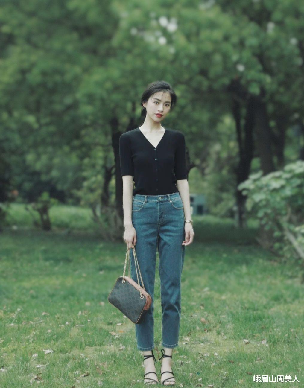 峨眉山周美人|女人不论年纪多大，尽量远离3种“大妈穿搭”，显土气还很廉价